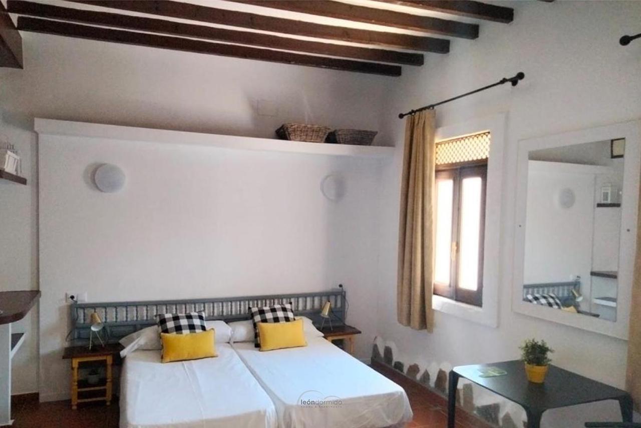 Leon Dormido Rooms & Apartments Polop Exterior foto